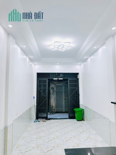 Bán nhà khu Văn Miếu 38m2 3 tầng, mt 8m, gần phố, 3 gác đỗ cửa, chỉ 3,7 tỷ