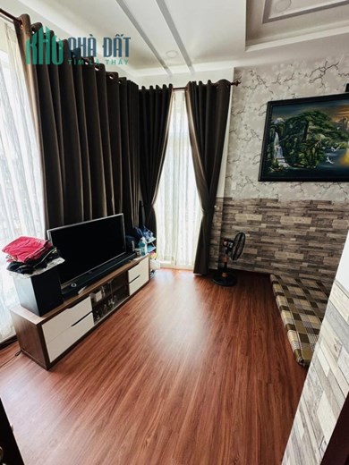 NHỈNH 5 TỶ- NHÀ ĐẸP 5 TẦNG NỞ HẬU- NỘI THẤT MỚI - GIA CHỦ THIỆN CHÍ BÁN.