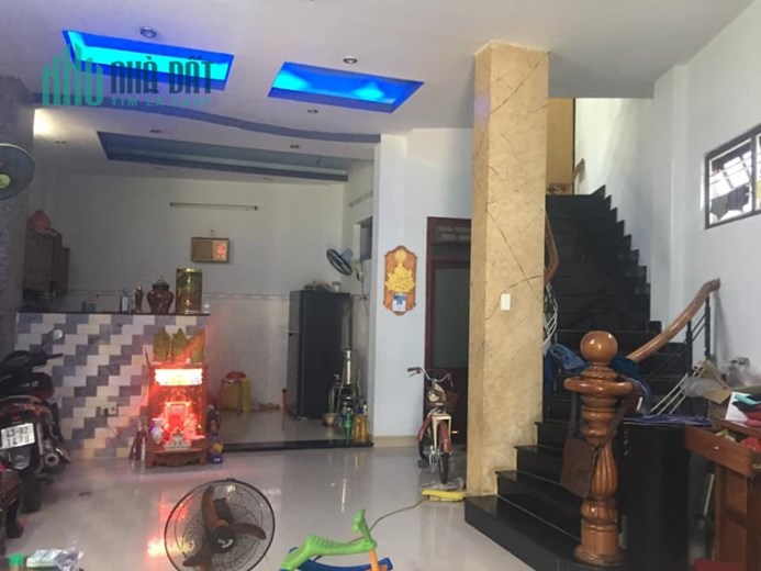 CHÀO BÁN NHÀ 3 TẦNG 2 MẶT TIỀN KIỆT Ô TÔ NÚI THÀNH, KÈM 4 PHÒNG TRỌ ĐANG CHO THUÊ.