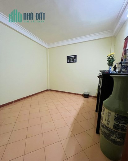 NHÀ DÂN XÂY NGUYỄN KHANG – 3 THOÁNG – MẶT TIỀN RỘNG - GẦN Ô TÔ TRÁNH – TIỆN ÍCH NGẬP TRÀN 45M2 –