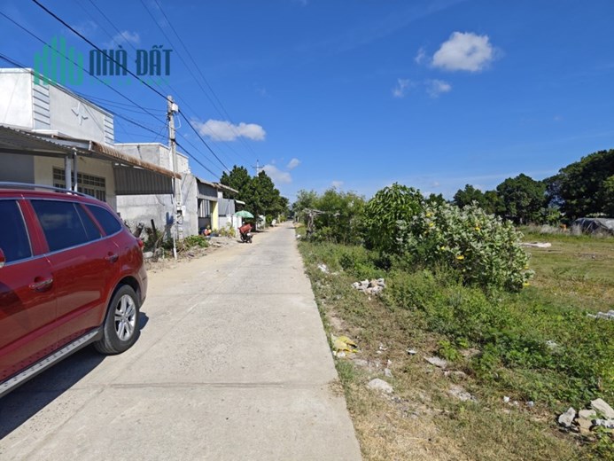 Bán 120m2 thổ đường QH 29m ngay nút giao cao tốc Tuy Phong, Bình Thuận, 750 triệu.