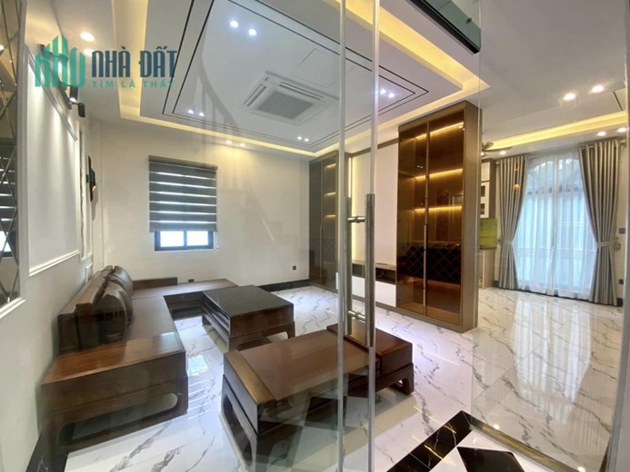 BÁN NHÀ NGUYỄN VĂN CỪ, LONG BIÊN GARA 2 ÔTÔ DT 70m2 x 6TẦNG THANG MÁY