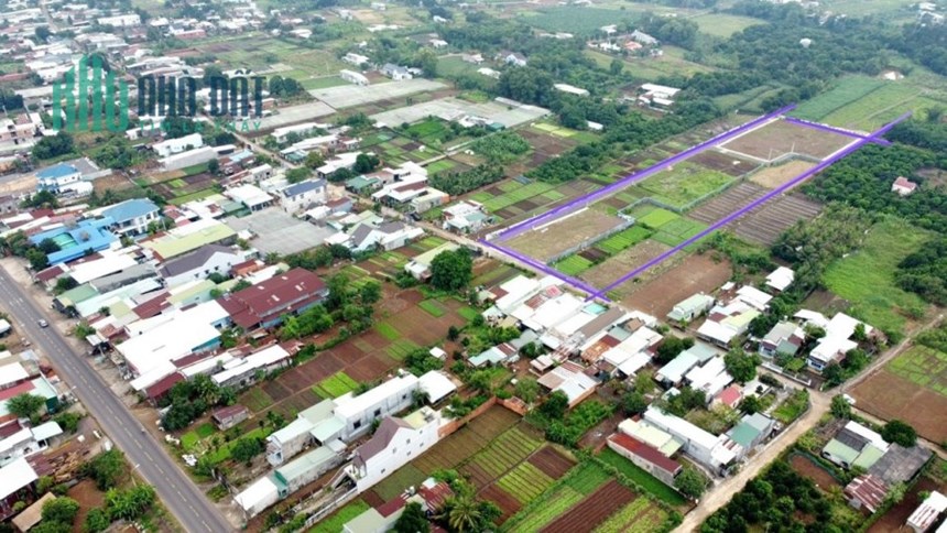Chính chủ cần bán gấp lô đất full thổ cư, mặt tiền DT769, có sổ hồng, cách sân bay Long Thành 7km.(