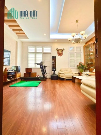 Nhà liền kề Dịch Vọng - Cầu Giấy, cực kỳ đắc địa, vỉa hè, kinh doanh, ở đẳng cấp.