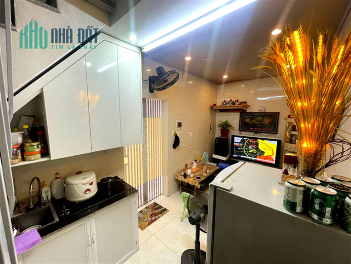 Bán gấp nhà 4 tầng MP Chiến Thắng, Đống Đa  1,8 Tỷ-Tặng hết nội thất.