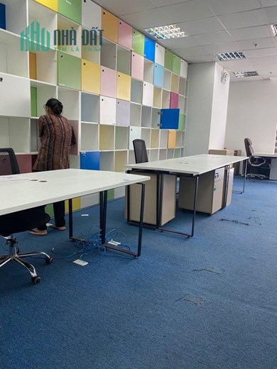 Cần chuyển nhượng nhanh văn phòng Vinhomes Royal City, sở hữu lâu dài, giá rất rẻ, DT 150m2, 200m2,