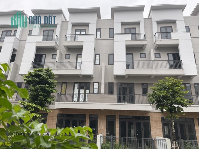 4 tầng. Cao, thoáng. Bao trọn thuế phí. Nhỉnh 3 tỉ 5. VSIP Từ Sơn, Bắc Ninh
