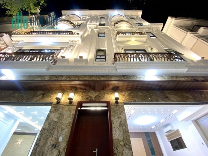 NHÀ ĐẸP GIA THUỴ, LONG BIÊN GARA 2 ÔTÔ DT 70m2 x 6TẦNG THANG MÁY