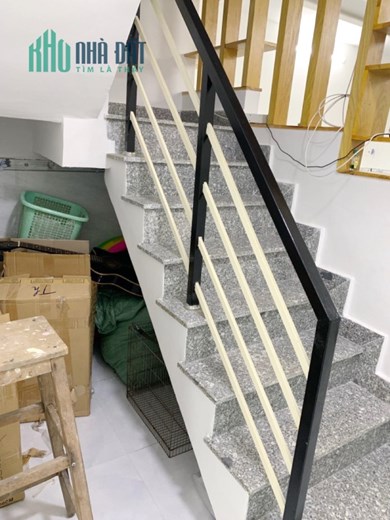 Nhà thuê nhà mới 3 tầng gần MT Phạm Thế Hiển P4 Q8 giá 10tr