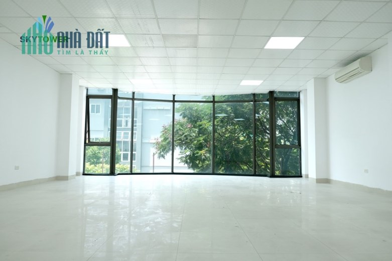 Cho thuê 130m2 văn phòng mặt phố Thọ Tháp, gần công viên Cầu Giấy
