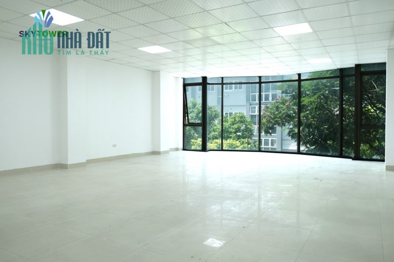 Cho thuê 130m2 văn phòng mặt phố Thọ Tháp, gần công viên Cầu Giấy