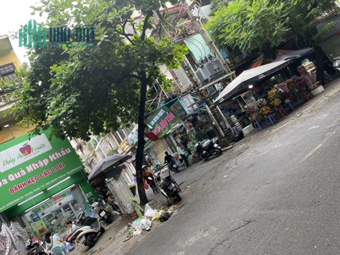 Cho thuê cửa hàng mặt phố Nghĩa Tân, Cầu Giấy, Hà Nội.