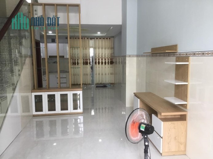 < BÁN NHÀ > Căn Nhà Vị Trí Đẹp Tại Bến Lức, Long An