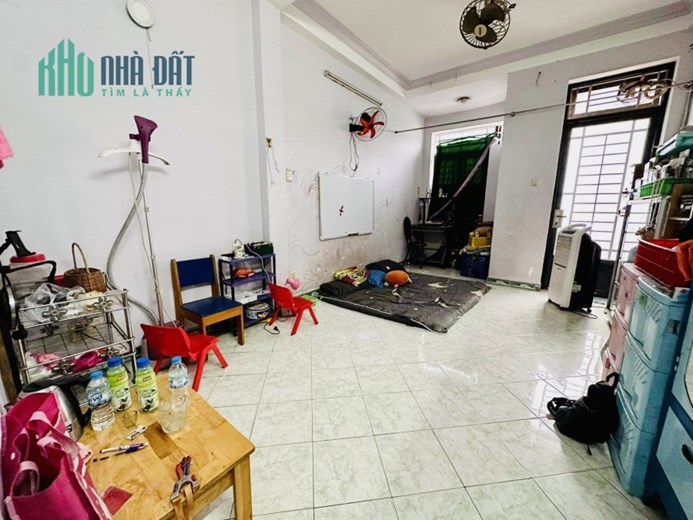 Bán Gấp Nhà 32m2, Đường Cách Mạnh Thánh Tám,Phường 11, Quận 3