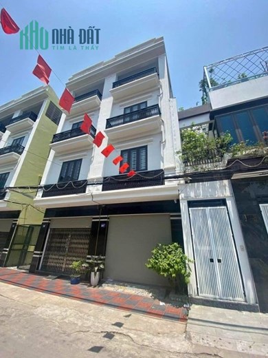 Bán nhà đường Ngô Gia Tự, 48m 4 tầng ngõ ô.tô đỗ cửa 24h GIÁ 4.4 tỉ