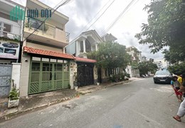 MT KD mua bán xầm uất, Sổ Vuông vức như A4, Ko lộ giới hoàn công đủ.ko quy hoạch.