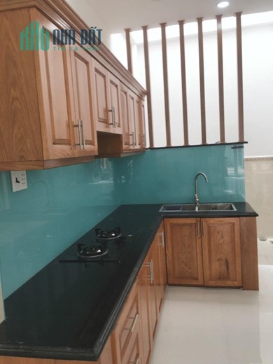 Cho thuê nhà 932 Cách mạng thansg8, hẻm xe hơi, 4 phòng chỉ 17 triệu