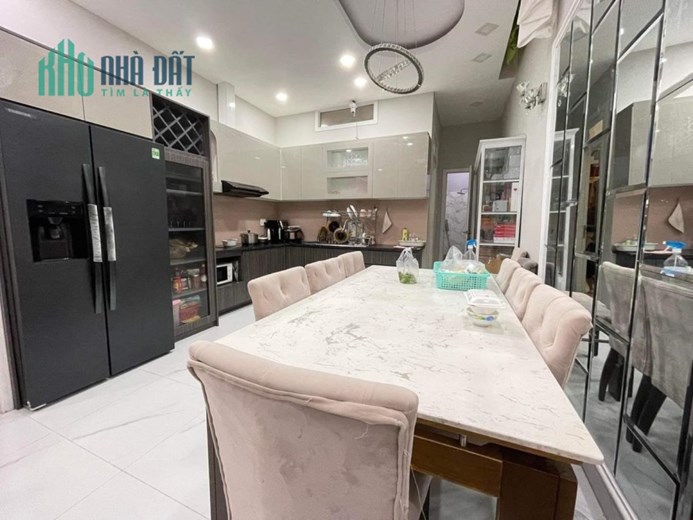 Nhà 2 tầng tặng full nội thất xịn xò - 10m ra mặt tiền đường 37 Tân Quy - Quận 7 . giá 5 tỷ
