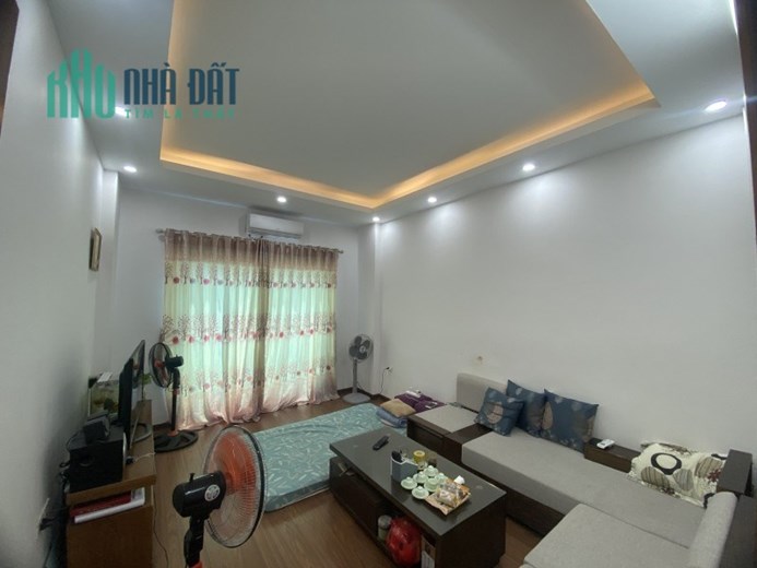 Bán nhà Nguyễn Văn Linh ,Long Biên 47 m2 ,4 tầng ,MT 3.7m giá nhỉnh 4 tỷ