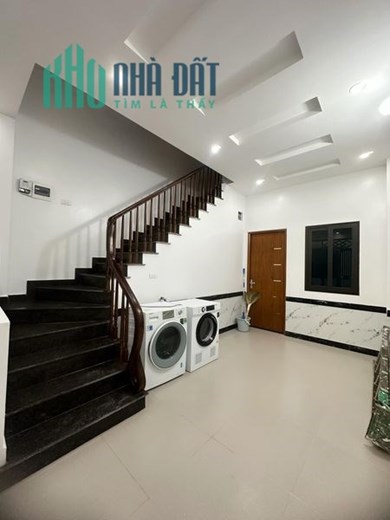Bán gấp CCMN Phạm Văn Đồng 48M2 - 5T DT 450tr/năm ngõ nông 5.6 tỷ