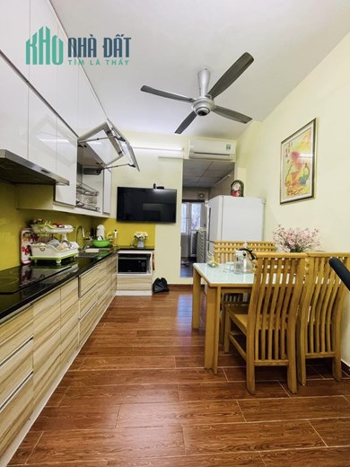 Bán căn hộ tập thể Đài Truyền Hình phố Đại La, Dt 85m, 3 ngủ, 2.8 tỷ.