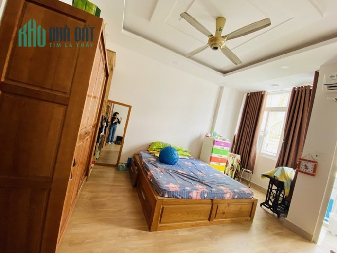 Ngộp Bán Nhà Lạc Long Quân - 44m2 -5 tấm HXH