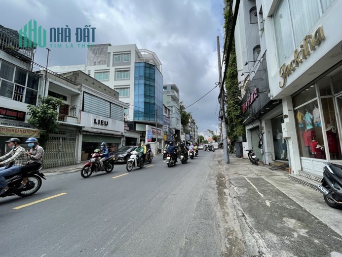 Cần Chủ Mới Chăm Lo Căn Nhà Cần Bán 27m2, Đường Huỳnh Văn Bánh,Phường 17, Quận Phú Nhuận.