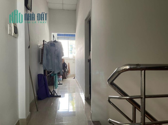 Giảm sâu 700 triệu, bán gấp nhà Bùi Đình Túy, 82m2, 2 tầng, chỉ 6 tỷ 400