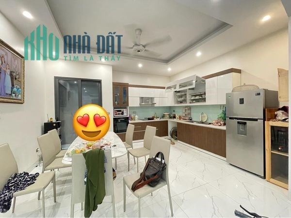 Bán nhà Bồ Đề 50m2 - ngõ Oto - gần Hồ BD - 4 tỷ XX.