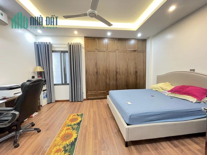 Bán nhà Bồ Đề 50m2 - ngõ Oto - gần Hồ BD - 4 tỷ XX.
