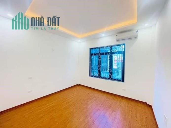 BÁN NHÀ MỚI ĐẸP 4 TẦNG PHỐ KHƯƠNG TRUNG QUẬN THANH XUÂN DT:42M2 MT:4M2 6 PHÒNG NGỦ GIÁ: 4.1 TỶ .