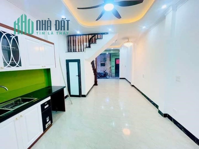 BÁN NHÀ MỚI ĐẸP 4 TẦNG PHỐ KHƯƠNG TRUNG QUẬN THANH XUÂN DT:42M2 MT:4M2 6 PHÒNG NGỦ GIÁ: 4.1 TỶ .