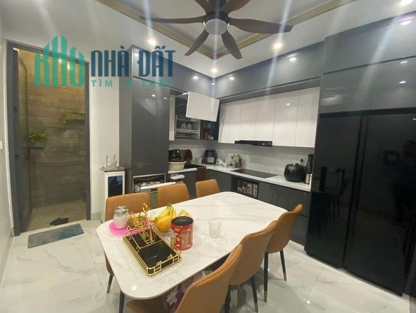 BÁN NHÀ ĐẸP NGUYỄN VĂN HUYÊN CẦU GIẤY, DÂN XÂY, ÔTÔ SÁT NHÀ, GẦN PHỐ, 48M2 CHỈ NHỈNH 6TỶ