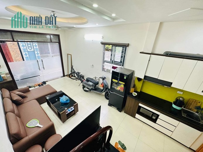 Bán nhà Thanh Nhàn, trước nhà 3m, ngõ thông, kinh doanh, lô góc 35m*5 Tmặt tiền 4.2m.