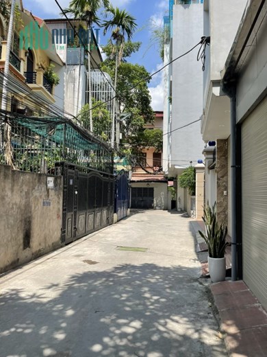 BÁN GẤP BIỆT THỰ PHỐ NGUYỄN SƠN - Ô TÔ ĐỖ CỬA