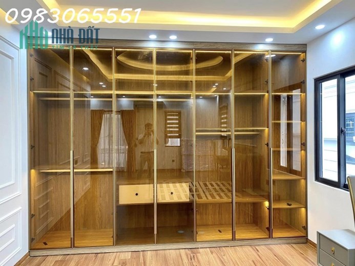 Căn nhà tuyệt đẹp tại Gia Thuỵ - Long Biên 70m2 x 6 tầng Gara 2 ô tô 7 chỗ