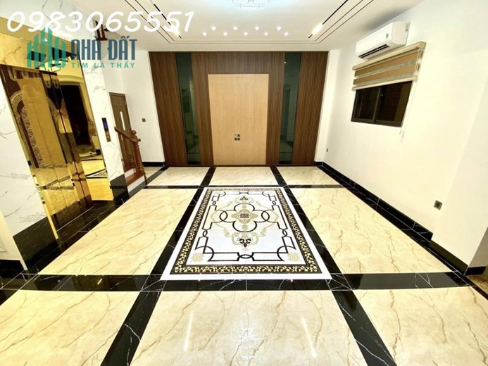 Căn nhà tuyệt đẹp tại Gia Thuỵ - Long Biên 70m2 x 6 tầng Gara 2 ô tô 7 chỗ