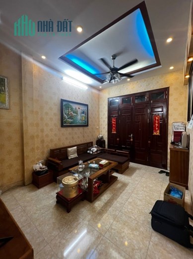 Bán nhà mặt ngõ Khương Đình 42m 5 tầng mặt tiền 4m 5 ngủ nhà đẹp ở ngay nhỉnh 4 tỷ  lh 0975124520