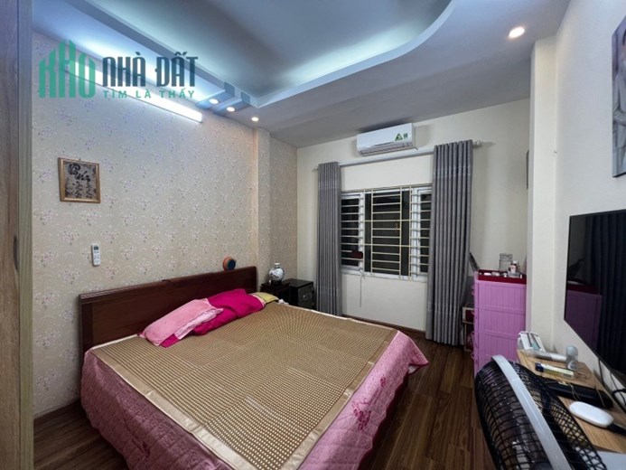 Bán nhà mặt ngõ Khương Đình 42m 5 tầng mặt tiền 4m 5 ngủ nhà đẹp ở ngay nhỉnh 4 tỷ  lh 0975124520