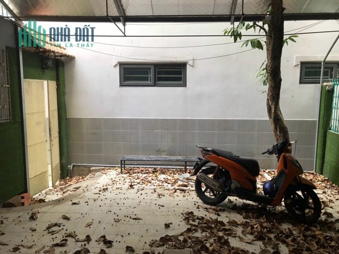 Nhà gần Đường Trần Hưng Đạo, Quận 1, 1 Trệt 2 Lầu, 10 PN 10 WC, Diện tích 170m2