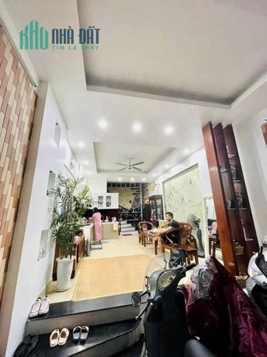 Bán nhà Thanh Nhà, HBT, 55m, 5T, ngõ thoáng, gần trường, chợ, tiện ích vô số , hơn 5 tỷ.