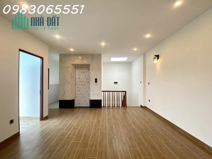 Căn nhà tuyệt đẹp tại Gia Thuỵ - Long Biên 70m2 x 6 tầng Gara 2 ô tô 7 chỗ