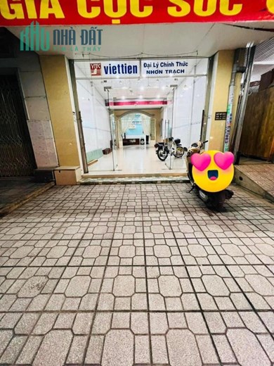Chính chủ cho thuê nhà nguyên căn mặt tiền kinh doanh đường Hùng Vương.