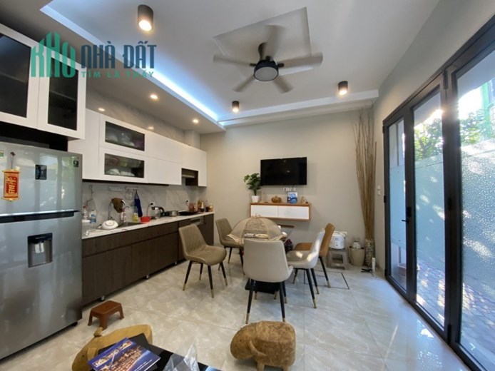HIẾM NHÀ ĐẸP Ở NGAY phố Tôn Đức Thắng Đống Đa 36m2 4 tầng ngõ thông, 4 tỷ