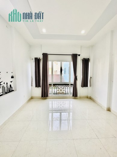 Hạ 2.1 tỷ bán gấp nhà 4 tầng mới Keng HXH sát MT Hoàng Hoa Thám -4x14m