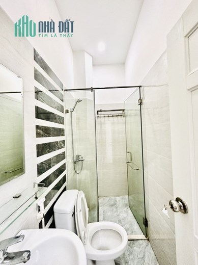 Hạ 2.1 tỷ bán gấp nhà 4 tầng mới Keng HXH sát MT Hoàng Hoa Thám -4x14m