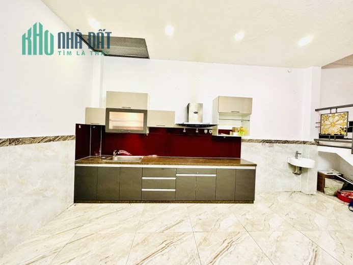 Hạ 2.1 tỷ bán gấp nhà 4 tầng mới Keng HXH sát MT Hoàng Hoa Thám -4x14m