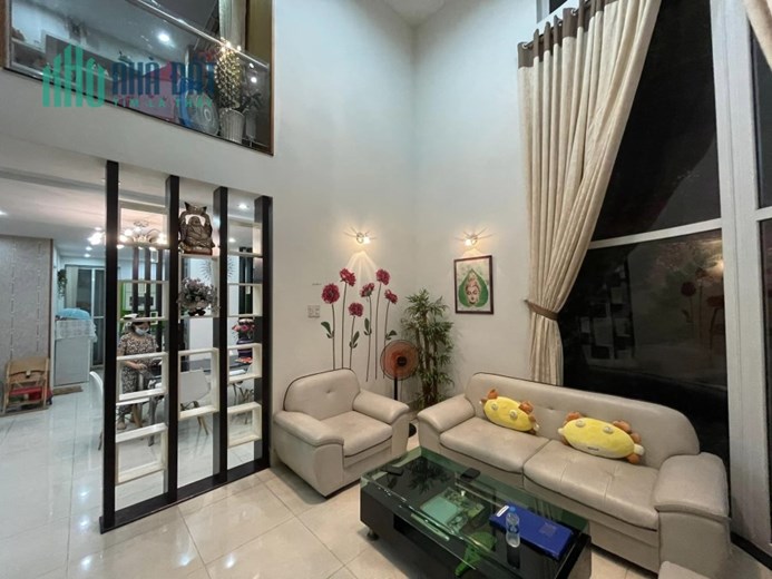 Biệt Thự phố - Đặng Văn Bi - 180m2 3 tầng - Đường 10m - Dân trí cao