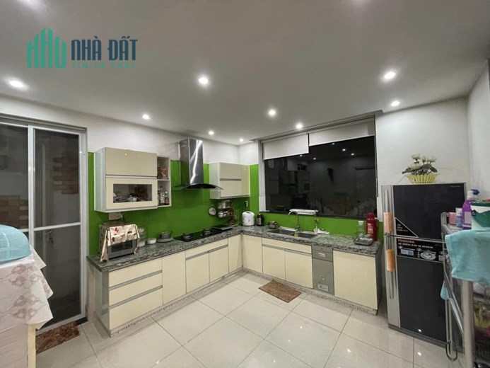 Biệt Thự phố - Đặng Văn Bi - 180m2 3 tầng - Đường 10m - Dân trí cao