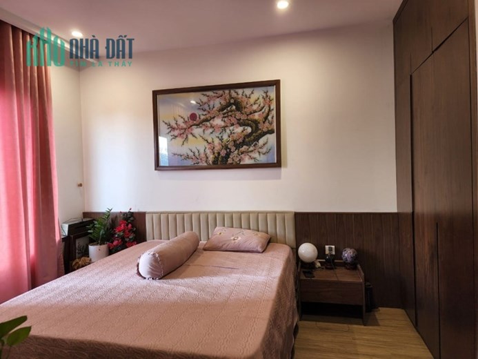 CHÍNH CHỦ BÁN CĂN HỘ  VINHOMES SMART CITY 75M2 T4 TẶNG NỘI THẤT 3.7 TỶ